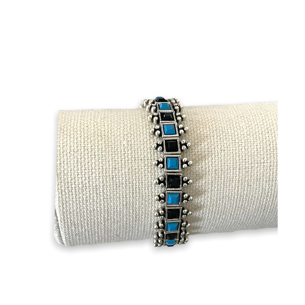 Vintage Black faux turquoise silver tone stretch bracelet - Picture 3 of 9